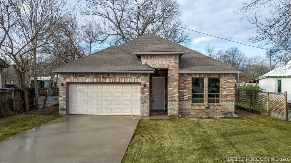 Unit for sale at 429 SE 3rd Avenue, Ardmore, OK 73401