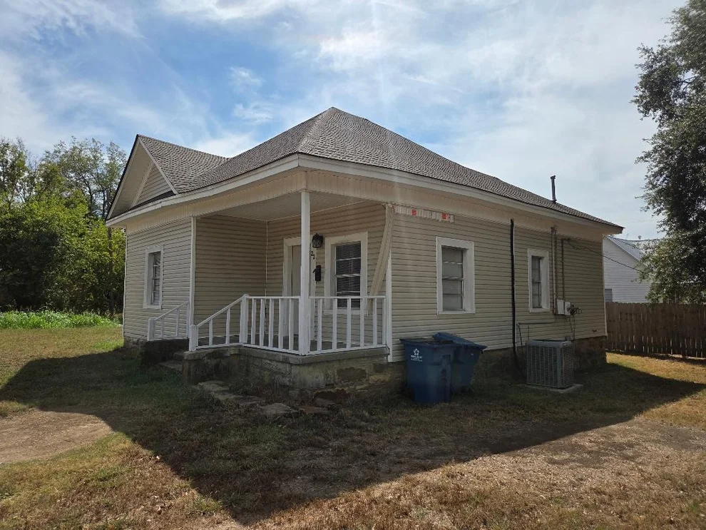 Unit for sale at 22 W Seneca, McAlester, OK 74501