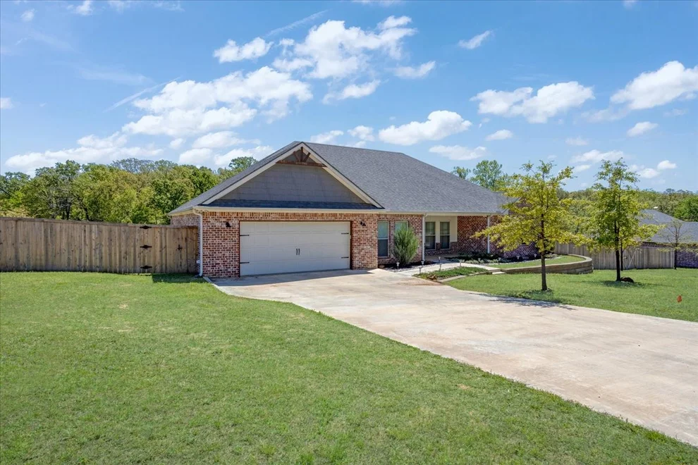 Unit for sale at 2086 N Ranchette Road, Durant, OK 74701