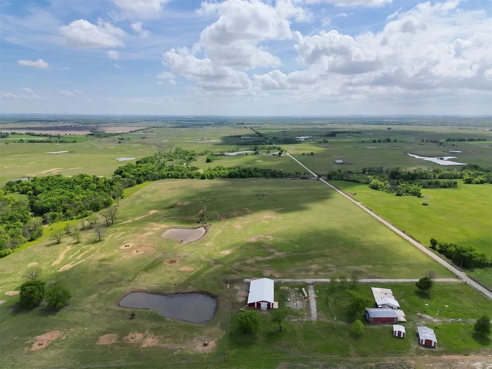 Unit for sale at 100 S 194th Street W, Council Hill, OK 74428