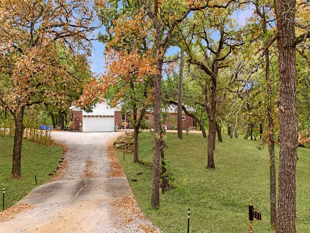 Unit for sale at 231 Serpentine Street, Lone Grove, OK 73443