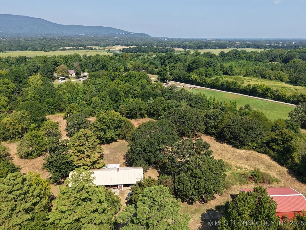 Unit for sale at 2601 N Witte, Poteau, OK 74953