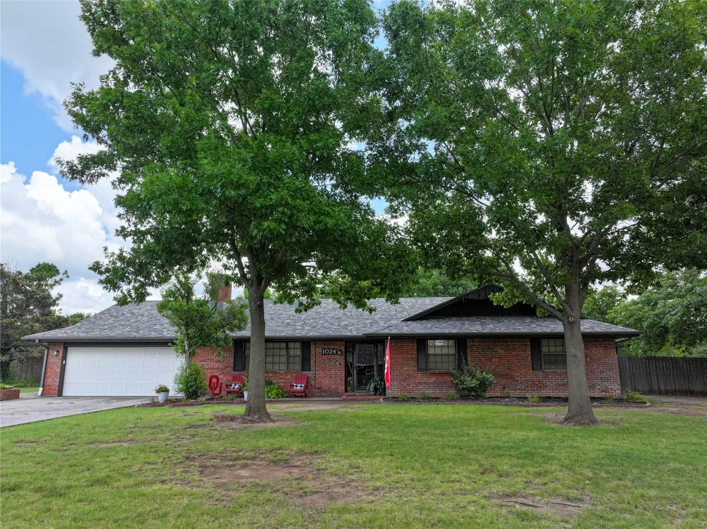 Unit for sale at 1024 Oak Drive, Sulphur, OK 73086