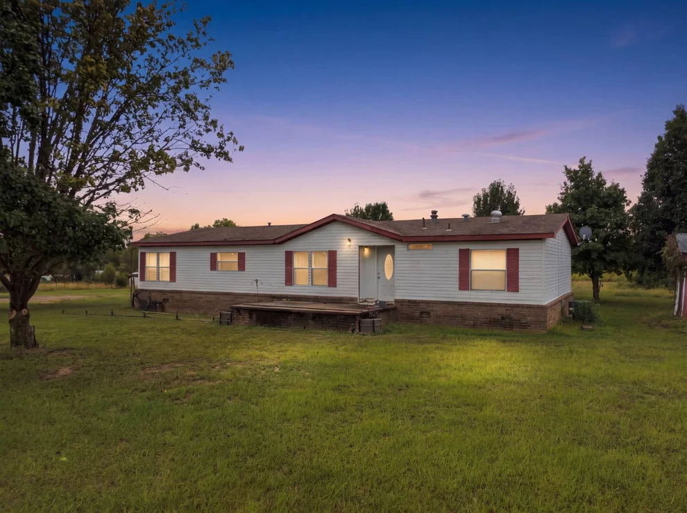 Unit for sale at 394107 E 1150 Road, Weleetka, OK 74880