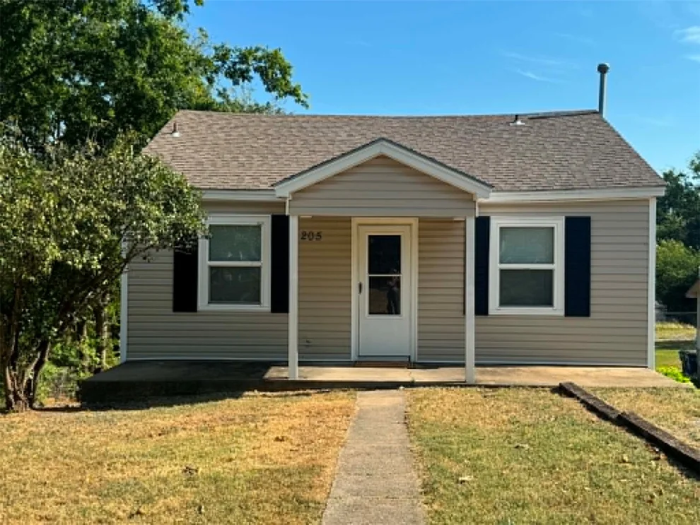 Unit for sale at 205 E Harrison, McAlester, OK 74501