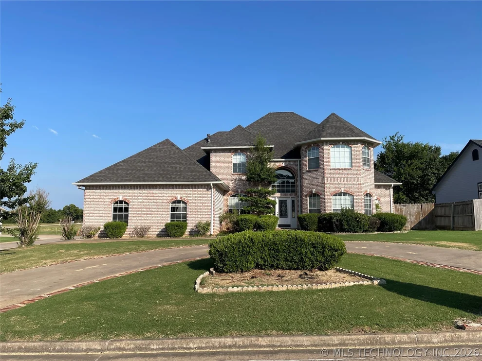 Unit for sale at 3700 Shefield, Muskogee, OK 74403