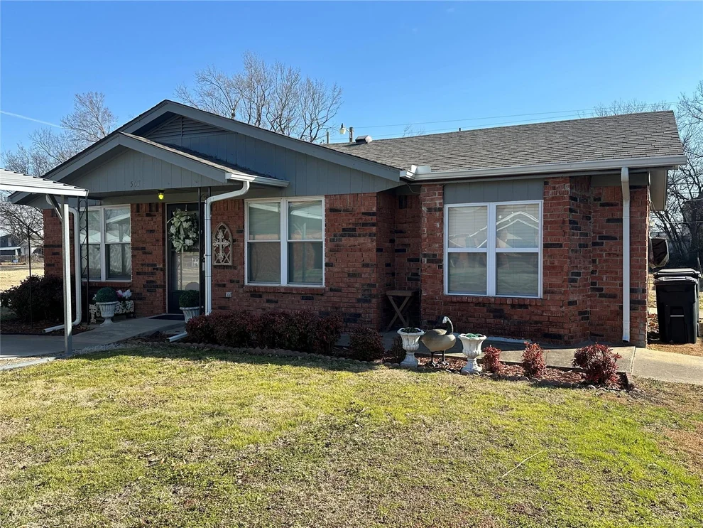 Unit for sale at 507 S 2nd Street, Morris, OK 74445
