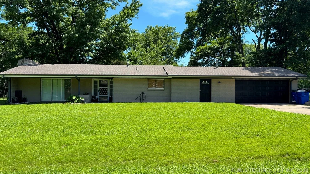 Unit for sale at 1014 SE 3rd Street, Wagoner, OK 74467