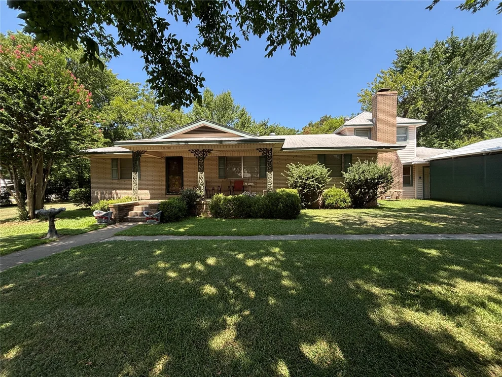 Unit for sale at 110 S McKinley Avenue, Calera, OK 74730