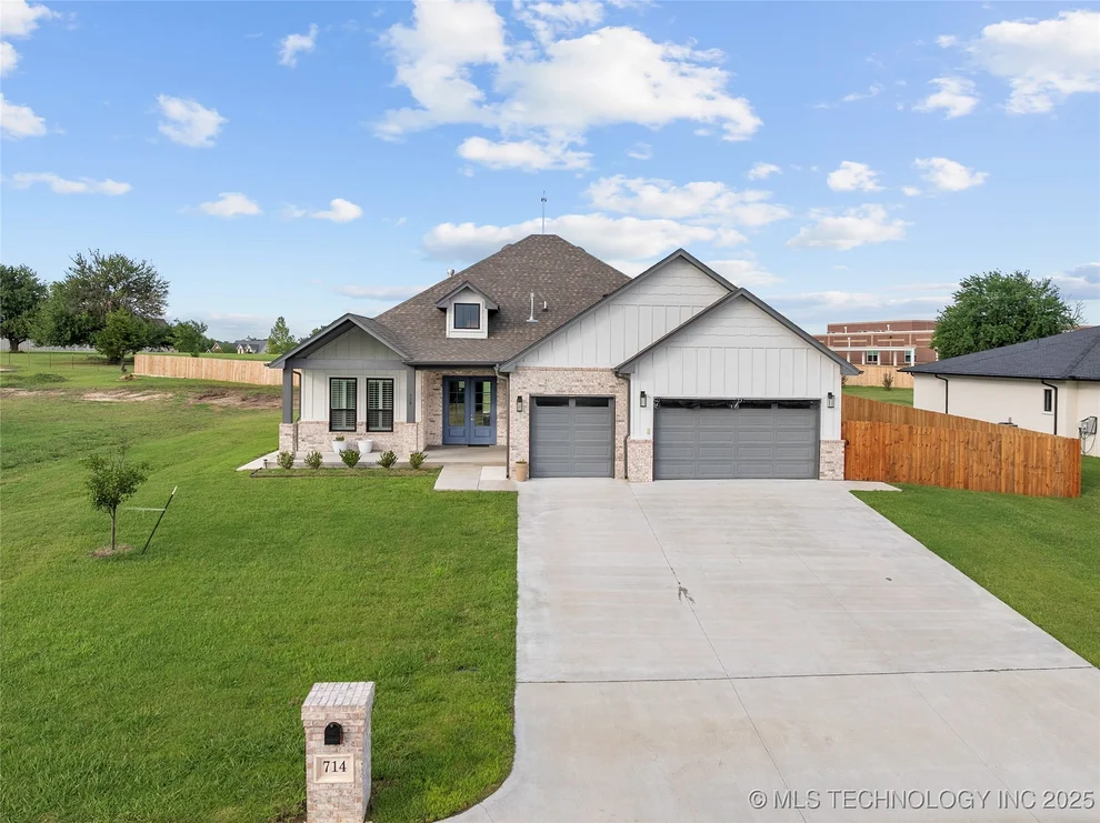 Unit for sale at 714 Prairie View Road, Ardmore, OK 73401