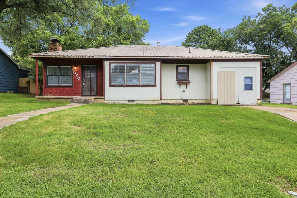 Unit for sale at 1020 W Willow Street, Durant, OK 74701