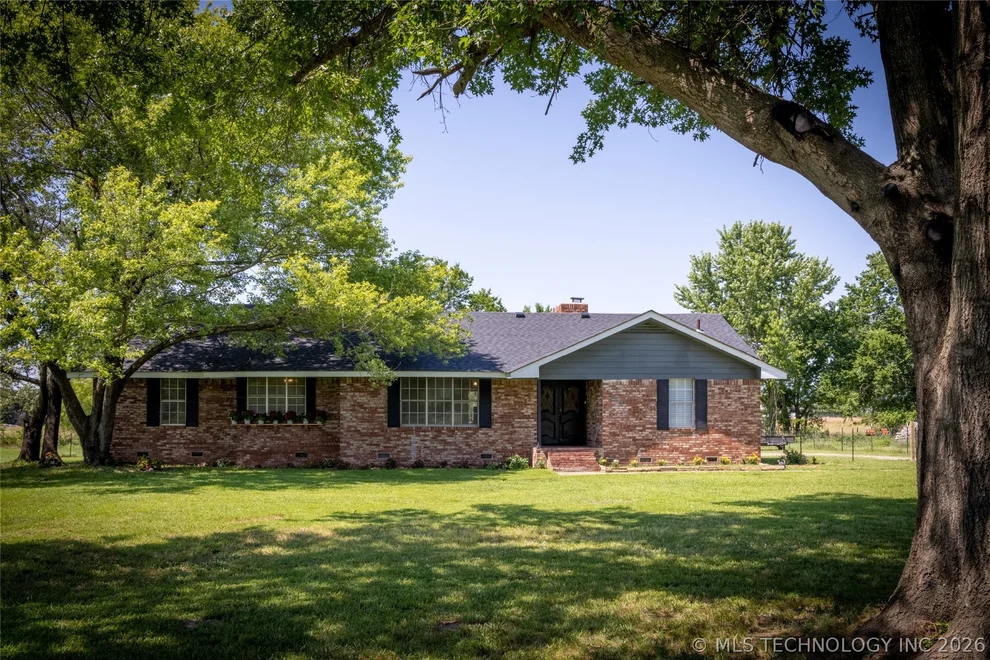 Unit for sale at 713 W Little Flower, Stigler, OK 74462