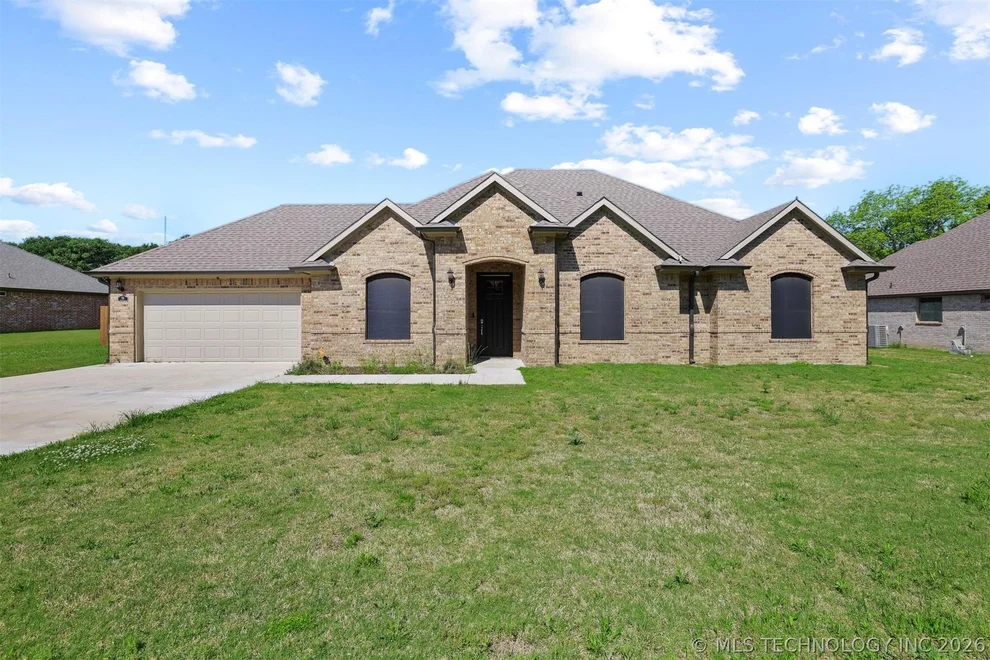 Unit for sale at 98 Rancho Sol Street, Durant, OK 74701