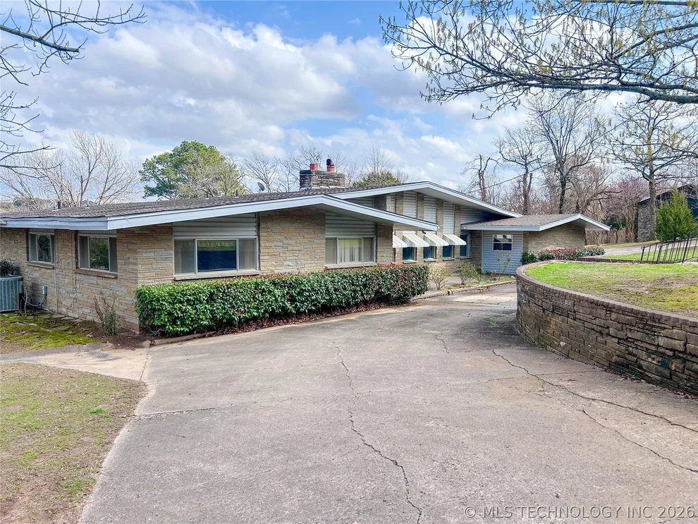 Unit for sale at 222 E Bk 705 Road, Stigler, OK 74462