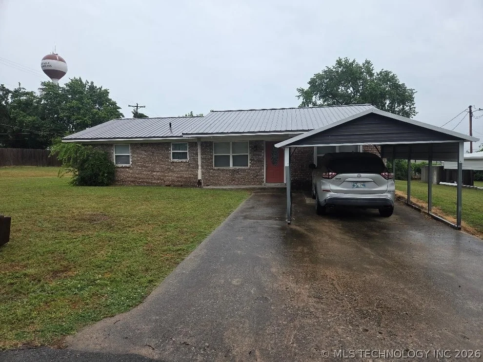 Unit for sale at 605 S 4th, Eufaula, OK 74432