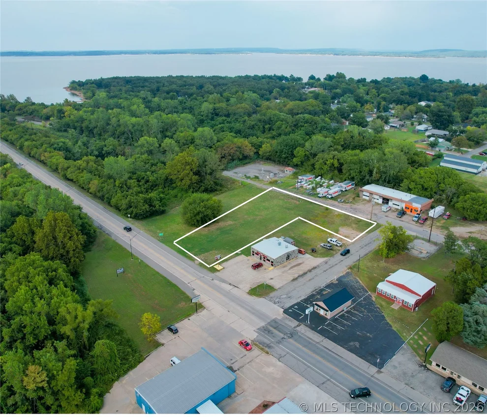 Unit for sale at 610 N Main Street, Eufaula, OK 74432