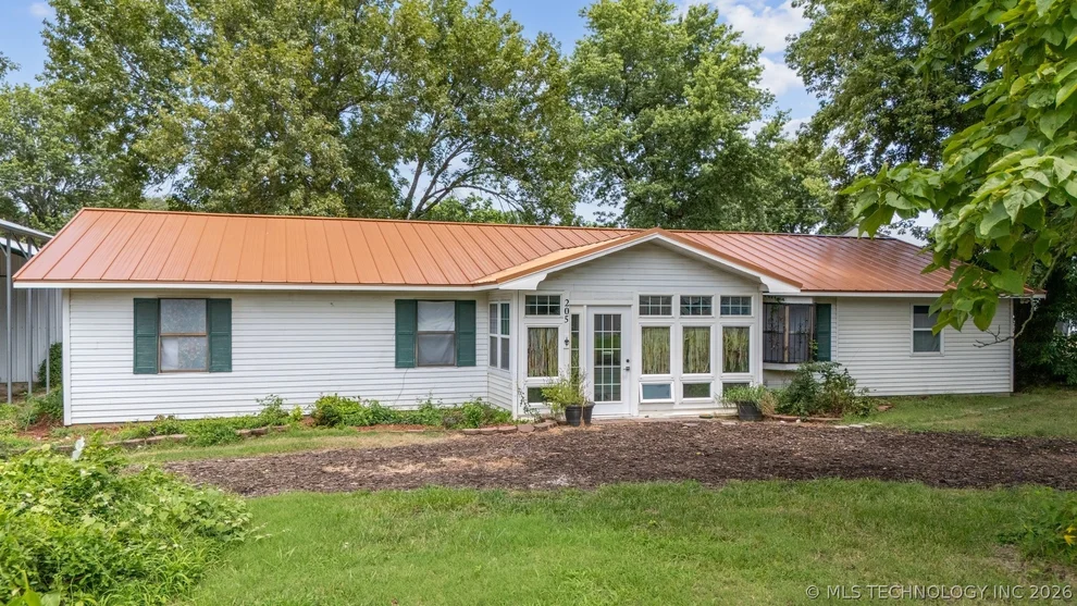 Unit for sale at 205 E Layton Street, Chelsea, OK 74016