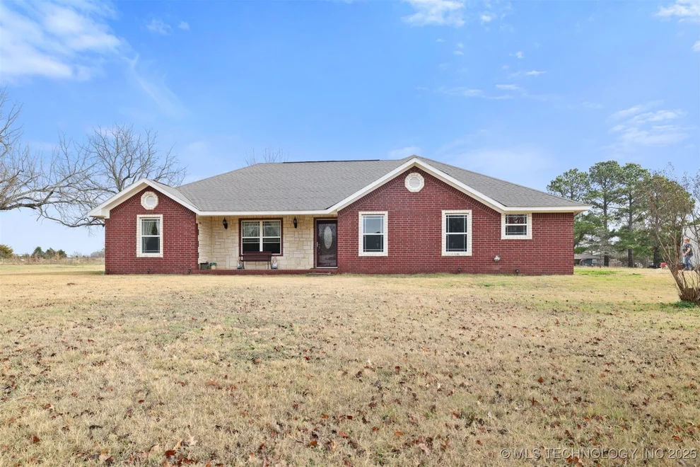 Unit for sale at 49 E 2nd, Durant, OK 74701