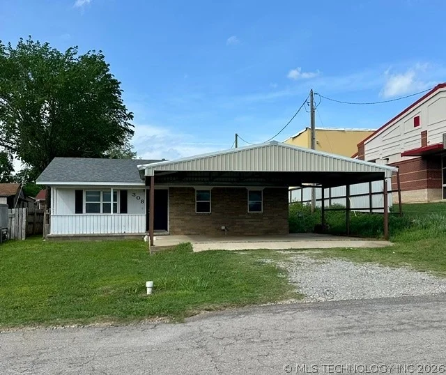 Unit for sale at 308 NE 3rd Street, Kingston, OK 73439