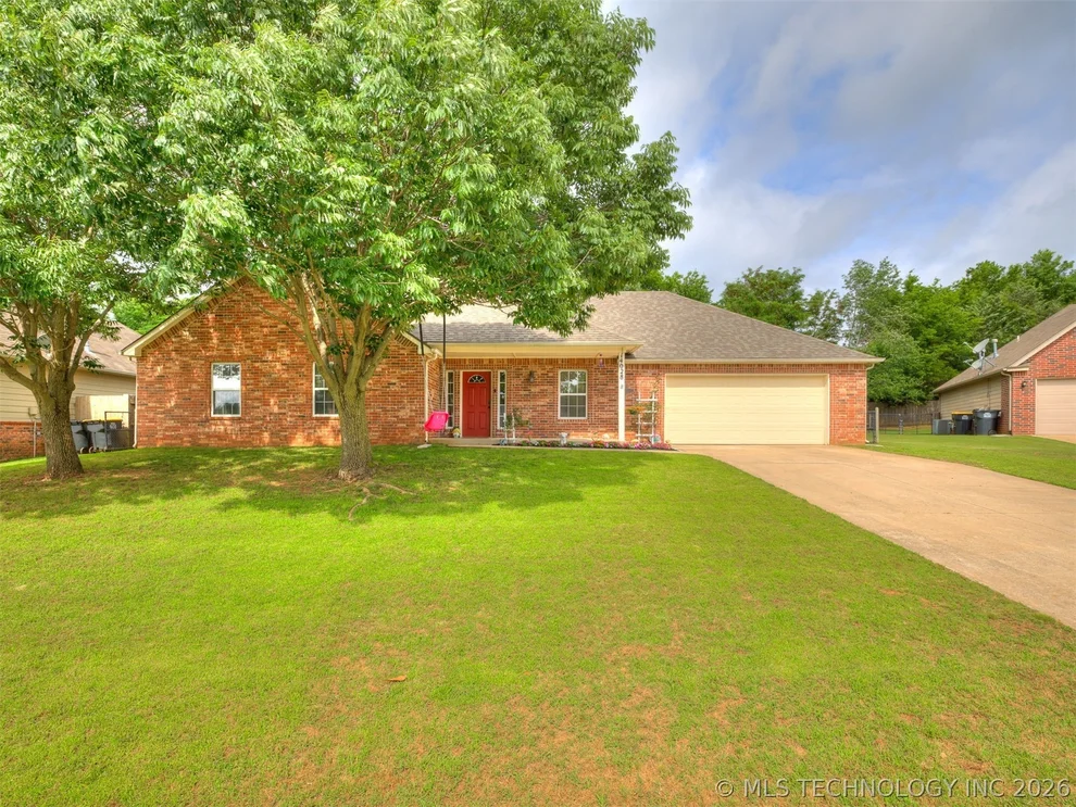 Unit for sale at 14028 S 298th EastAvenue, Coweta, OK 74429