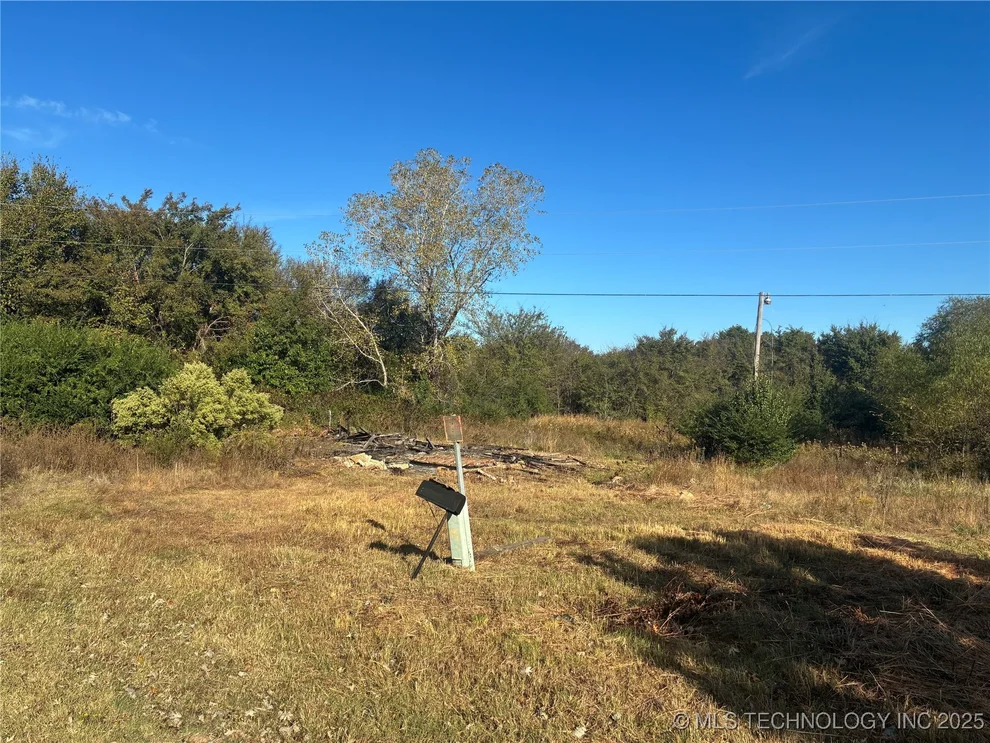 Unit for sale at 422773 A Street, Checotah, OK 74426