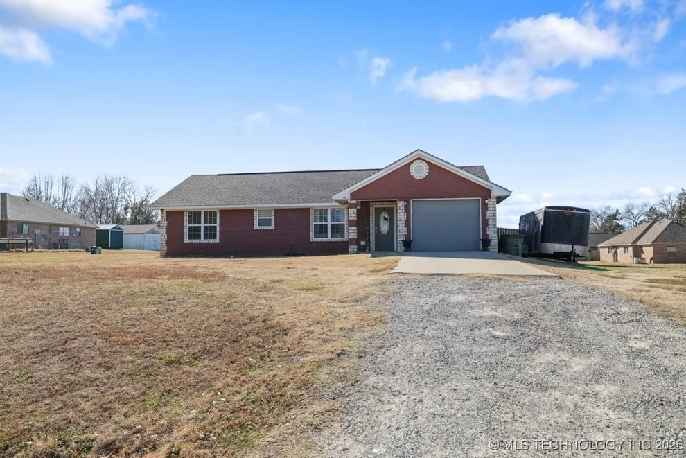 Unit for sale at 609 W Smiser Road, Calera, OK 74730