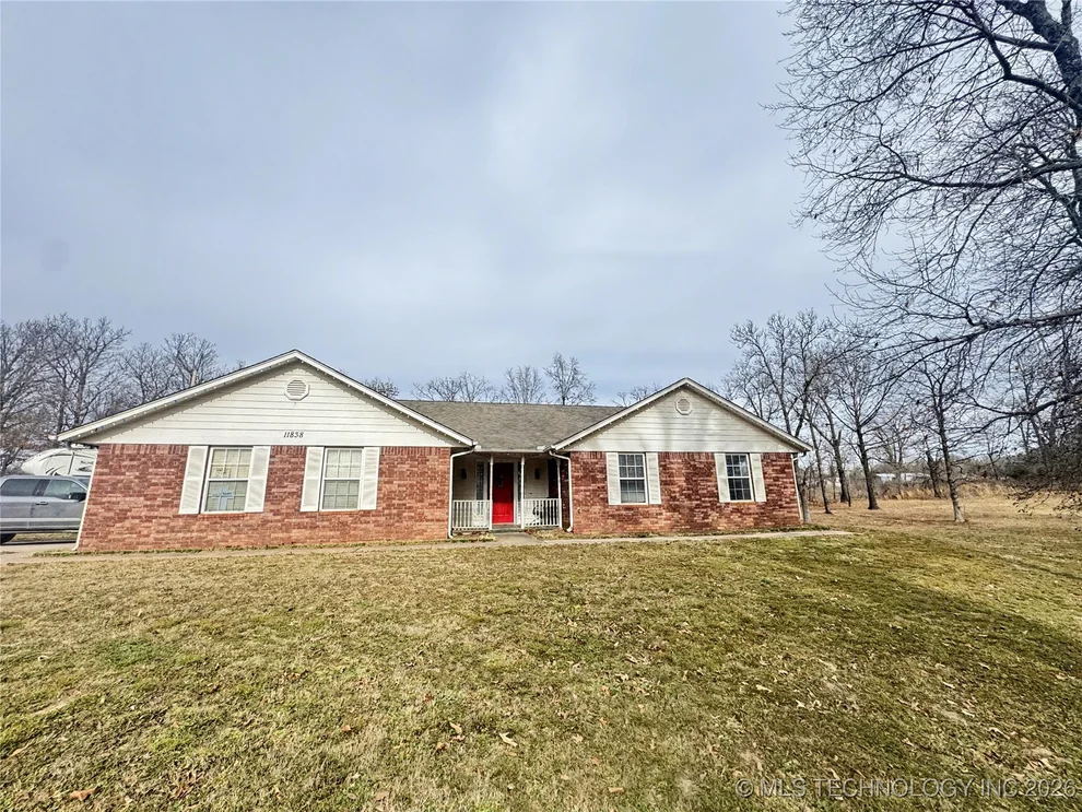 Unit for sale at 11838 E 650 Road, Hulbert, OK 74441
