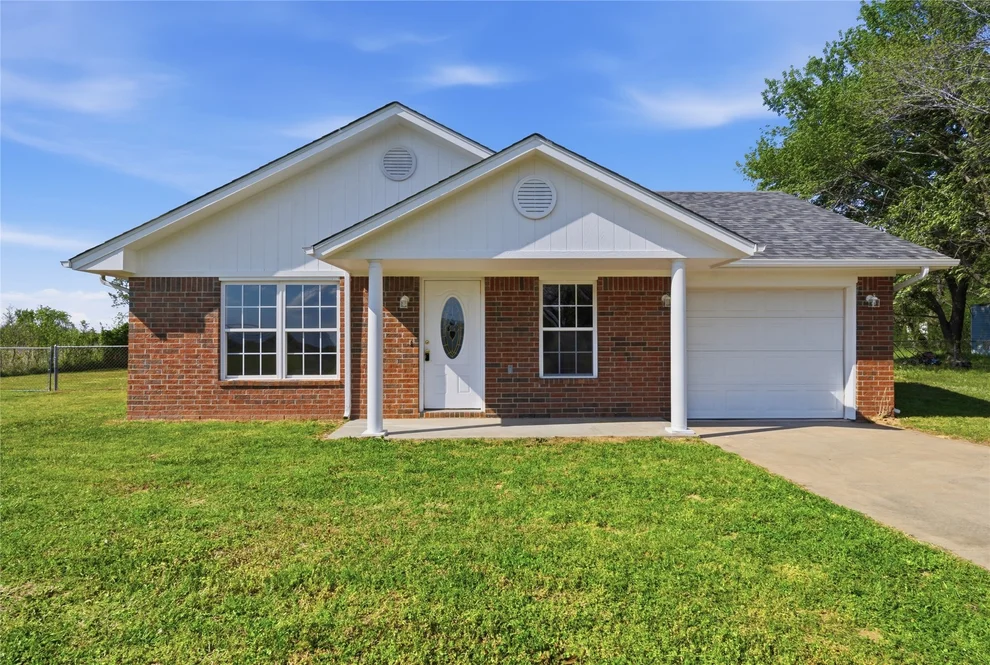 Unit for sale at 511 W Cemetery Road, Oktaha, OK 74450