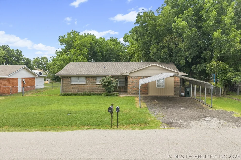 Unit for sale at 59 Laurel, Lone Grove, OK 73443