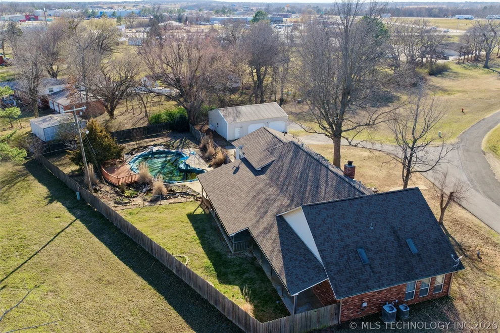 Unit for sale at 1002 W Knisley Avenue, Checotah, OK 74426