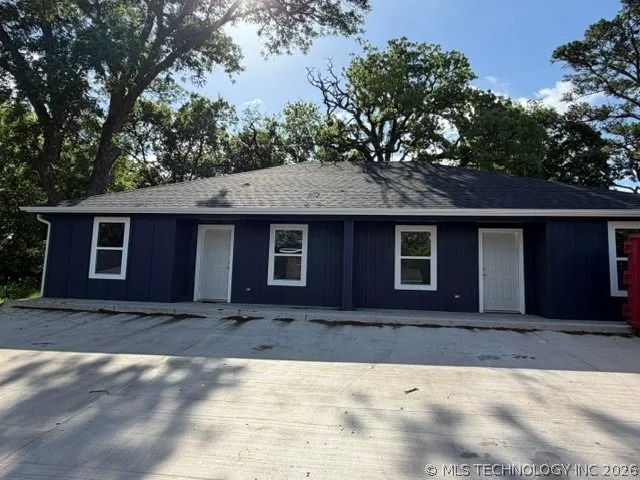 Unit for sale at 902 N 4th Avenue, Durant, OK 74701