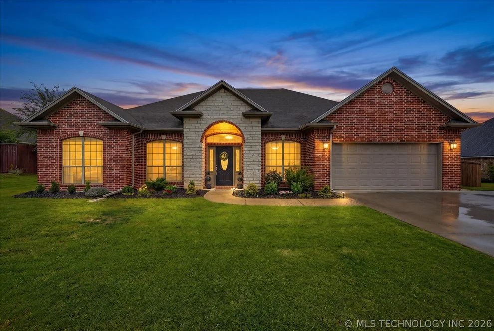 Unit for sale at 1510 Remington West Circle, Durant, OK 74701