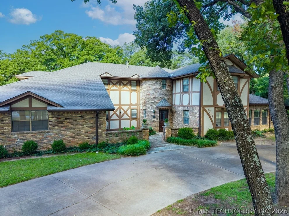 Unit for sale at 2717 Ridgeway Street, Ardmore, OK 73401