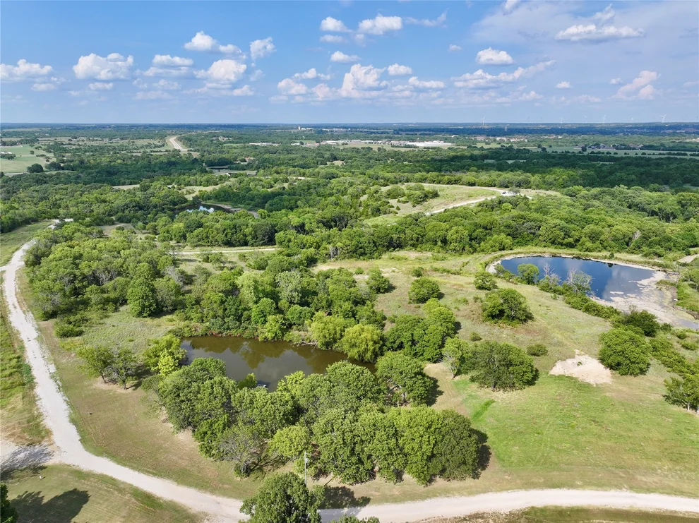 Unit for sale at 004 W Buffalo Springs Court, Sulphur, OK 73086