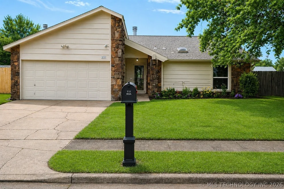 Unit for sale at 2780 W 112th Place S, Jenks, OK 74037