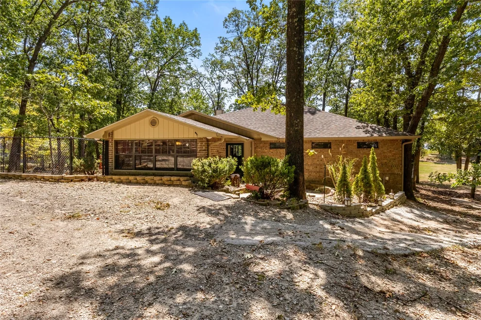 Unit for sale at 424866 E 1169 Road, Eufaula, OK 74432