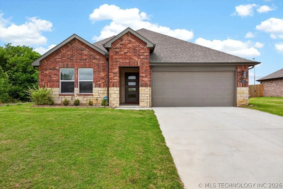 Unit for sale at 1518 S 72nd Place, Broken Arrow, OK 74014