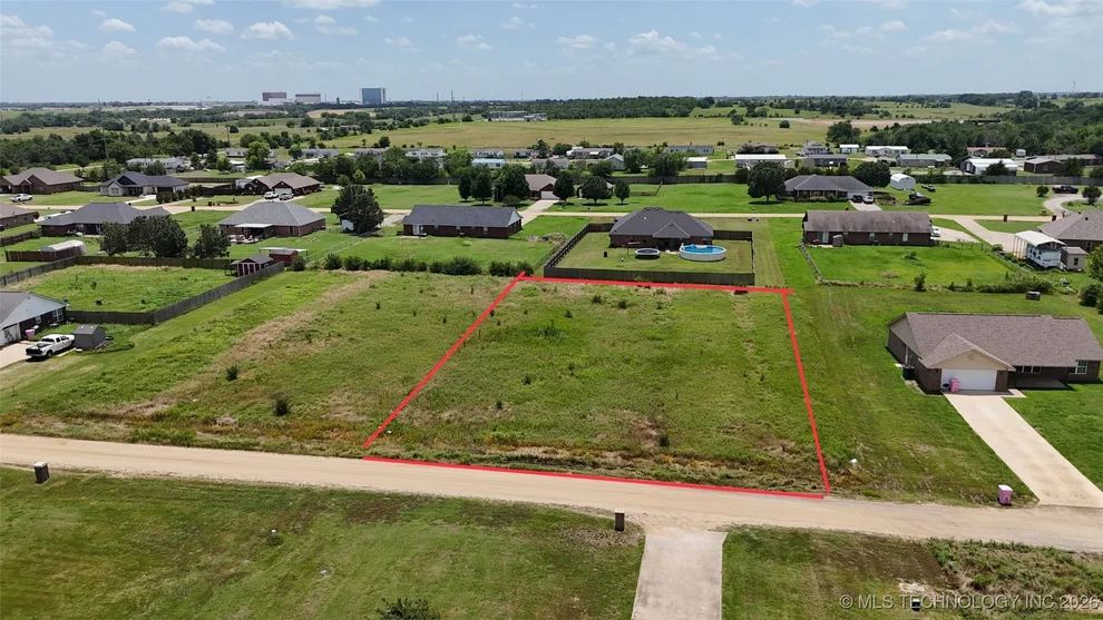 Unit for sale at 155 Michael Avenue, Calera, OK 74730