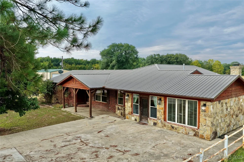 Unit for sale at 10388 N Perry Road, Stigler, OK 74462