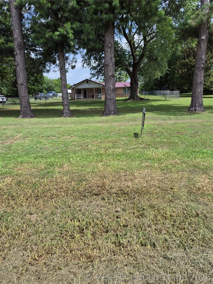 Unit for sale at 418267 Highway 266, Checotah, OK 74426