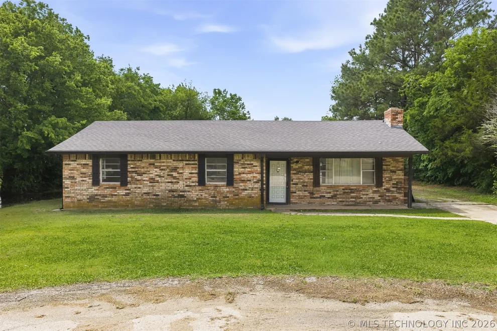 Unit for sale at 263 Wisteria Street, Lone Grove, OK 73443