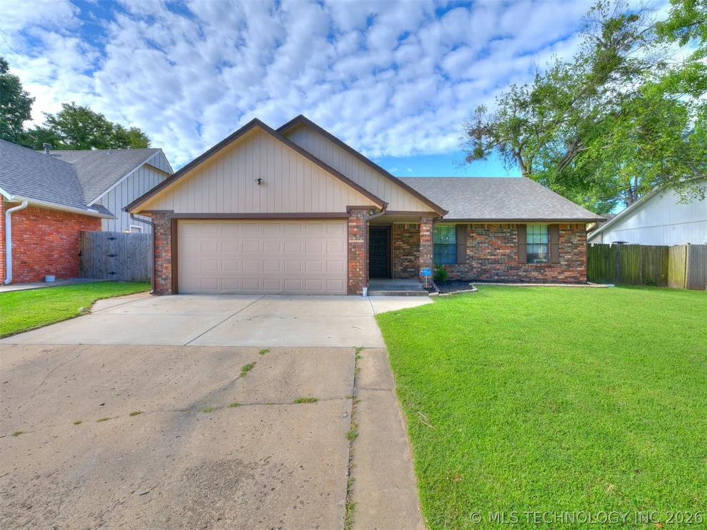 Unit for sale at 3001 W Atlanta Court, Broken Arrow, OK 74012