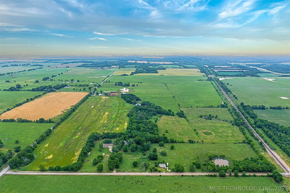 Unit for sale at 100 E 700 Road, Wagoner, OK 74467