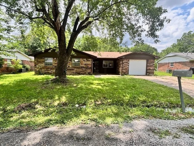 Unit for sale at 909 NW 10th Street, Stigler, OK 74462