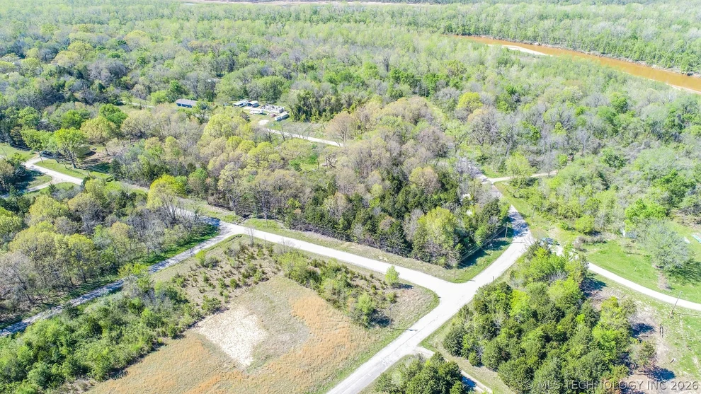 Unit for sale at 107 E Lakeshore Drive, Canadian, OK 74501