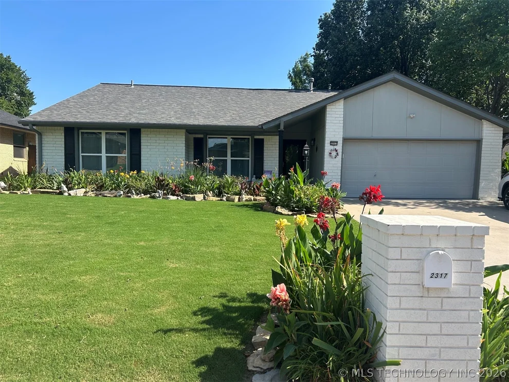 Unit for sale at 2317 W Broadway Court, Broken Arrow, OK 74012
