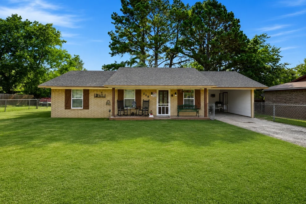 Unit for sale at 208 W Umstead, Colbert, OK 74733