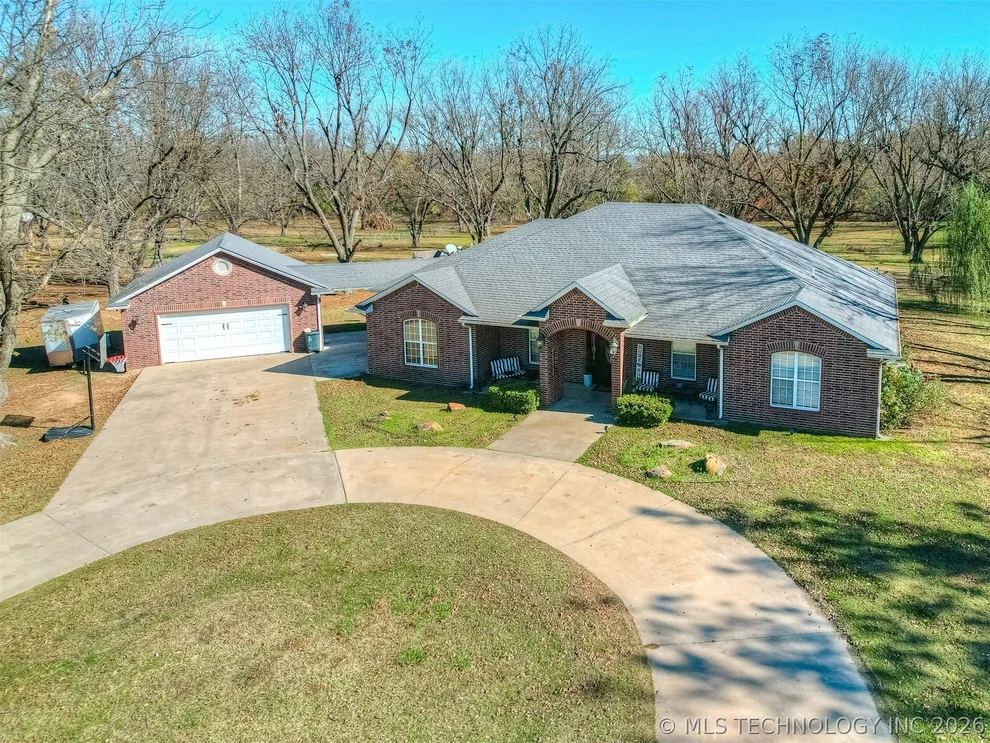Unit for sale at 808 N E Street, Eufaula, OK 74432