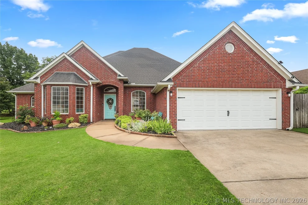 Unit for sale at 828 Sunset Court, Ardmore, OK 73401