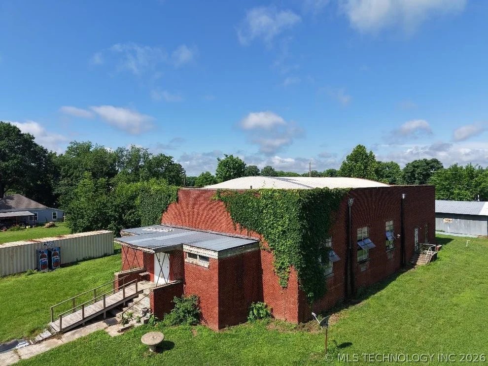 Unit for sale at 202 Goodnight, Panama, OK 74951